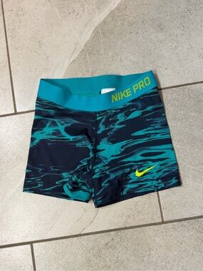 Women’s M- Nike Pro Dry Fit Teal and Navy Marbled Shorts